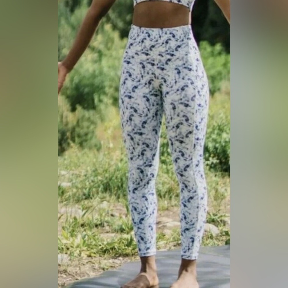 Zyia Active Storm Brushed Hendrix Pocket Criterion Leggings Blue Tie Dye Size 4